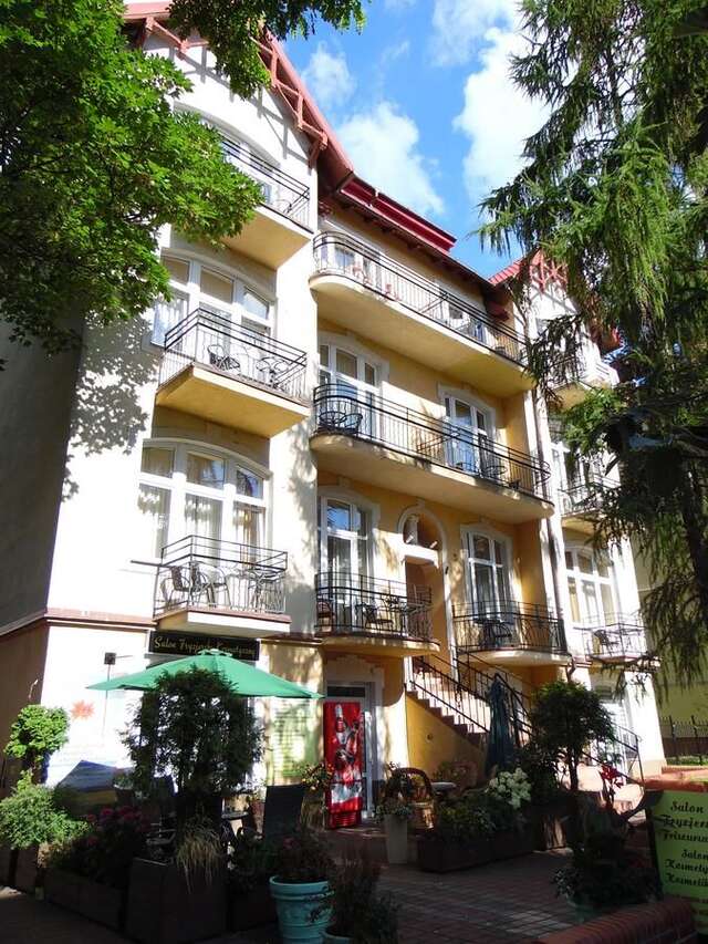 Отели типа «постель и завтрак» Villa Antares I & II Свиноуйсьце-6
